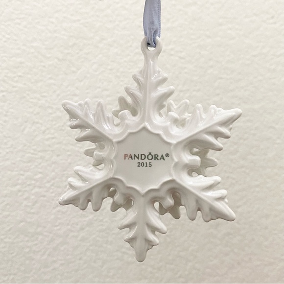 Retired 2015 PANDORA Snowflake Holiday Christmas Ornament - Picture 12 of 12